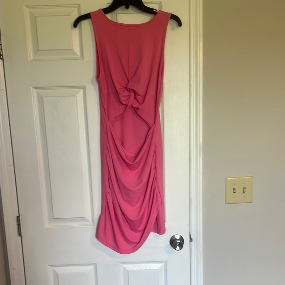 Elegant Pink Sleeveless Dress